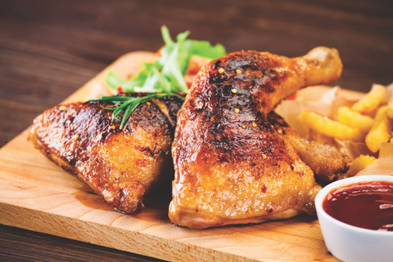 Pollo fresco condimentado con sabor y calidad garantizados